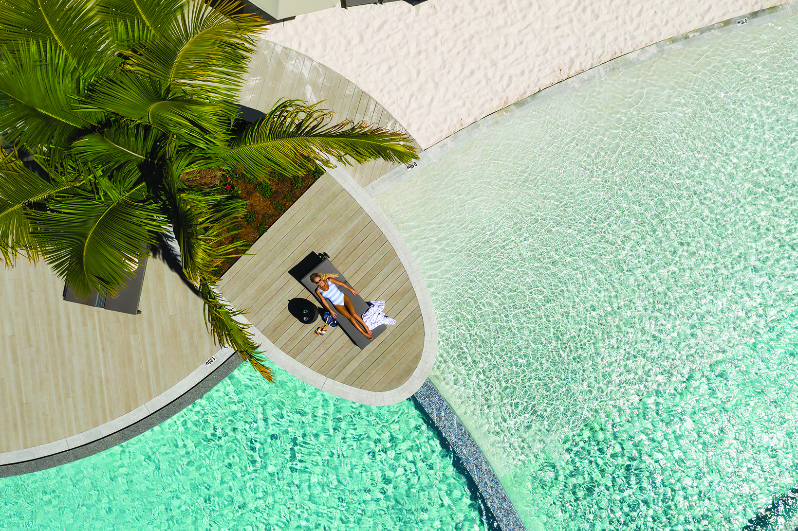 Crystalbrook Riley Cairns Exterior foto The pool at the W Maldives