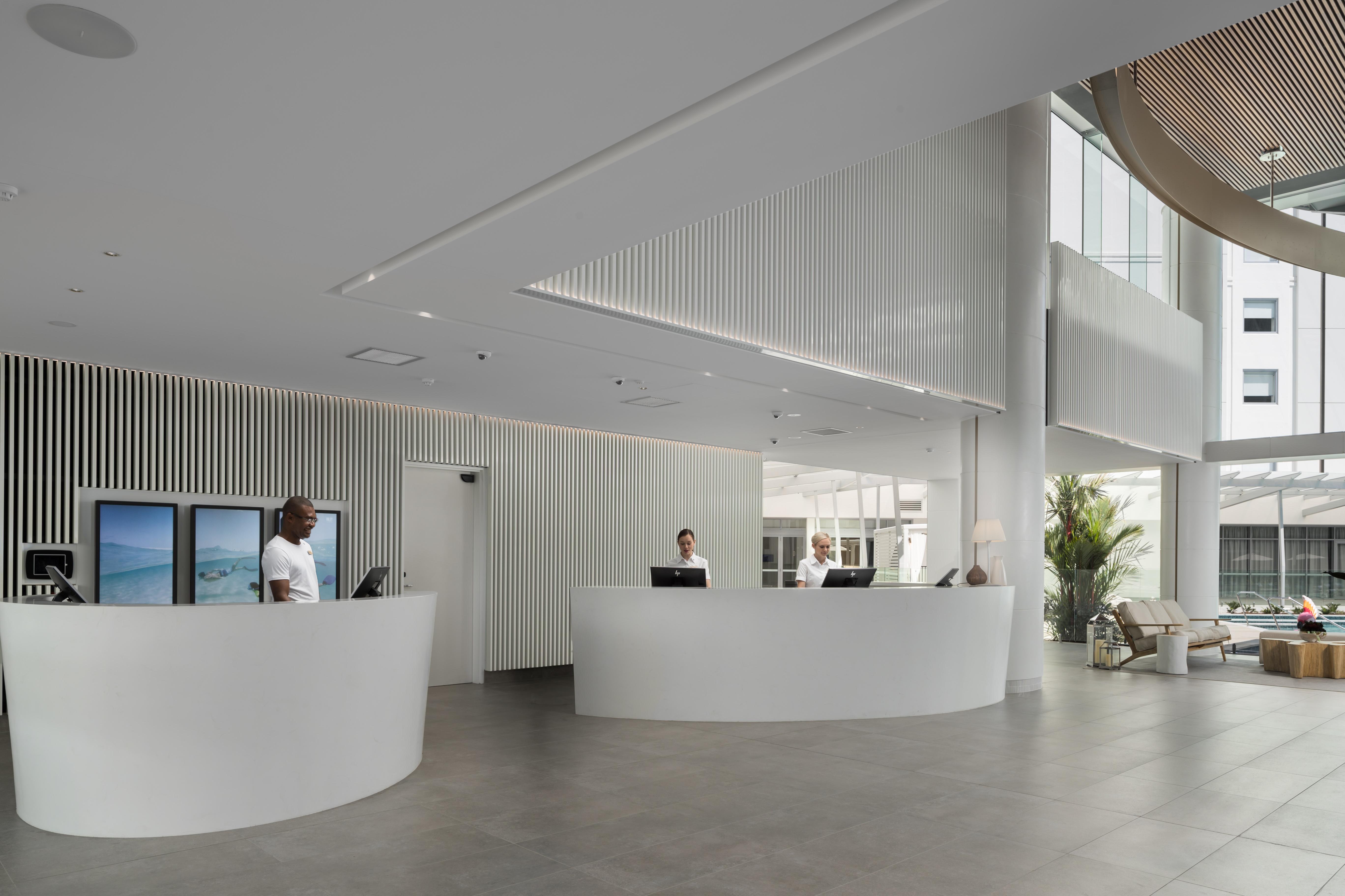 Crystalbrook Riley Cairns Exterior foto The reception area