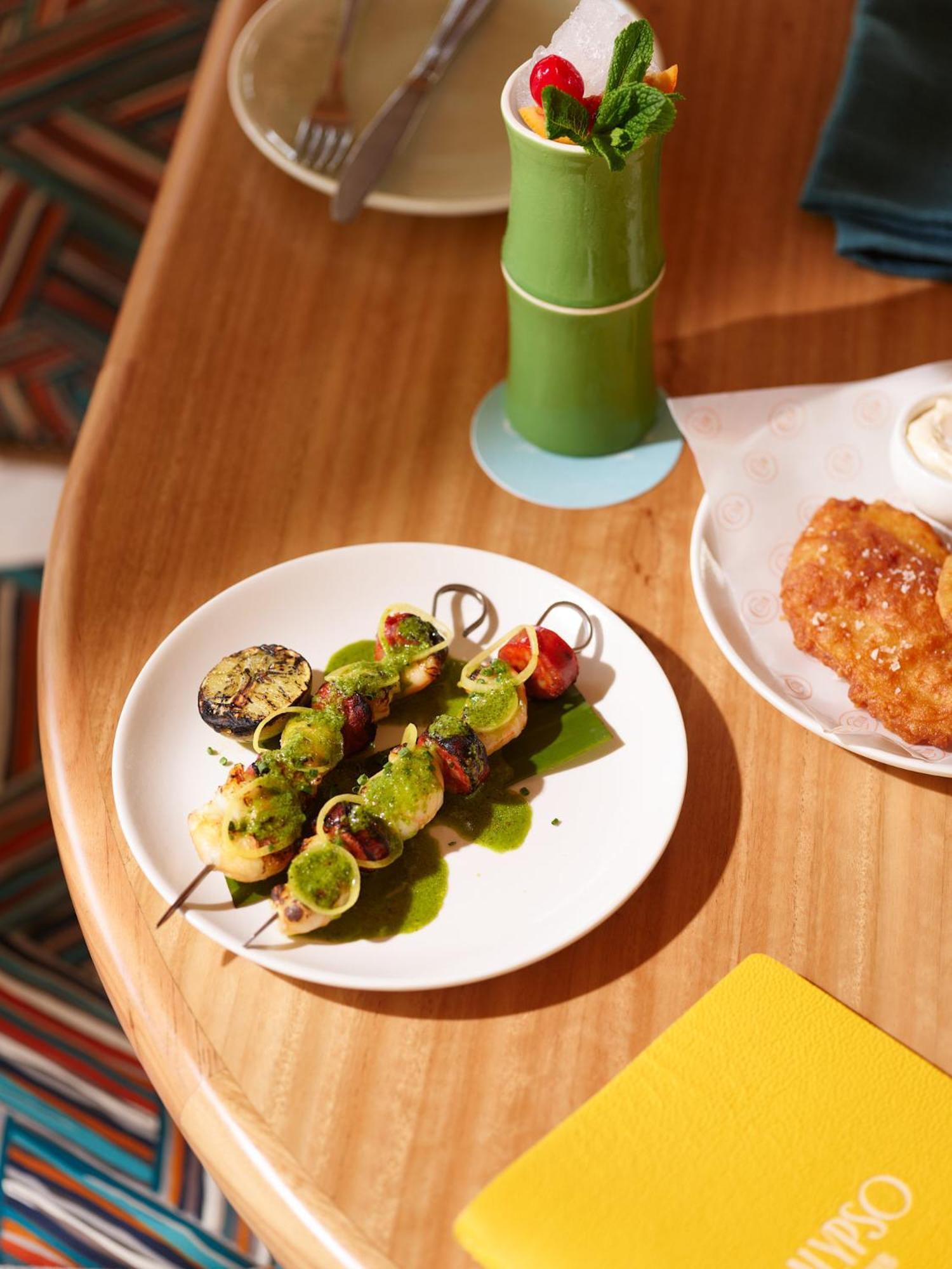 Crystalbrook Riley Cairns Exterior foto A plate of grilled vegetables