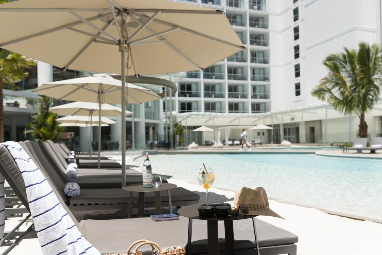 Crystalbrook Riley Cairns Exterior foto The pool at The Pearl